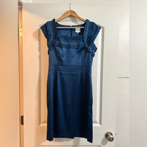 Reiss Lou Dress oil slick blue Ruffle Fitted Sz 6 - Picture 2 of 8